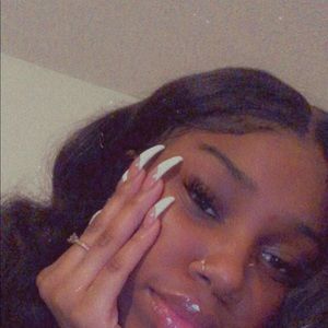 Meet your Posher, Emani